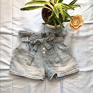 American Eagle - High waisted shorts
